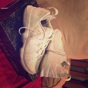 LeBron XIV Low all white